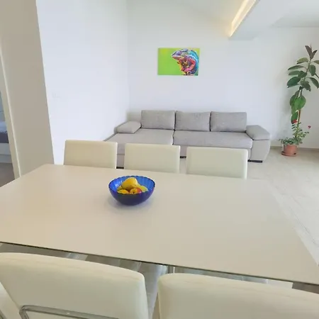 The Penthouse Apartment, First Row By The Sea, House Ana Apartment
