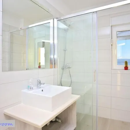 The Penthouse Apartment, First Row By The Sea, House Ana Apartment